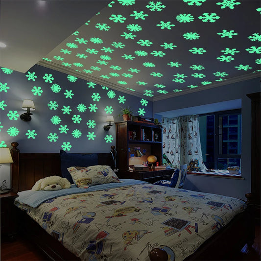 50Pcs Luminous Snowflake Wall Sticker Glow In The Dark Decal Kids Baby Room Bedroom Colorful Christmas Stickers Home Decoration