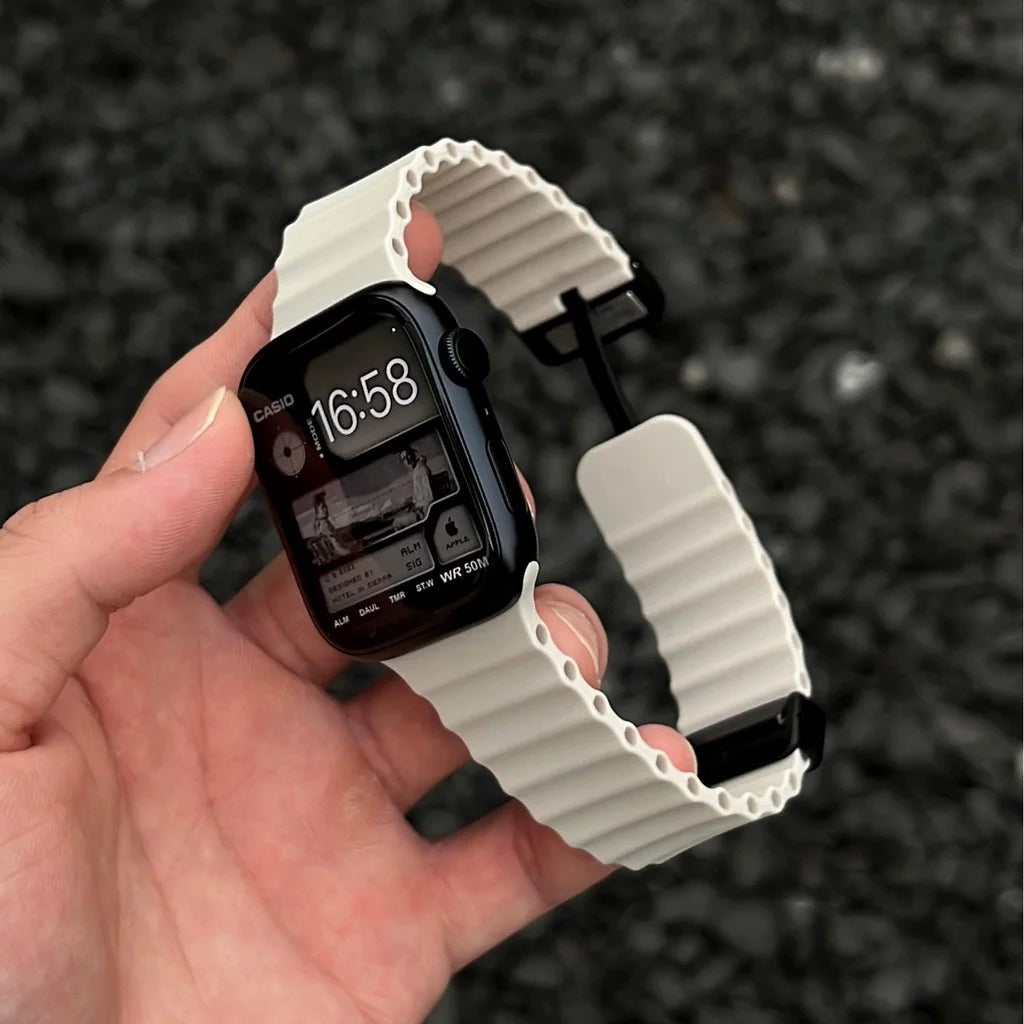 Magnetic Buckle Strap For Apple Watch Band Ultra 2 49mm 45mm 44mm 40mm 41mm 38 42mm Silicone Bracelet iWatch Series 7 6 3 se 8 9