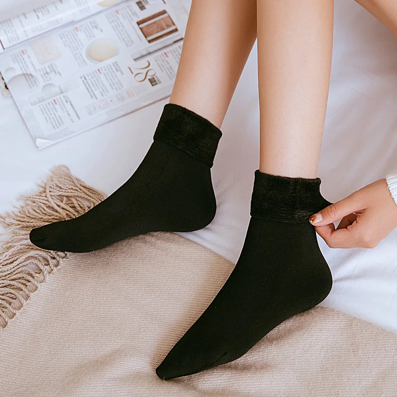 4 Pairs Winter Warm Solid Women Socks Elastic Comfortable Thick Thermal Socks Female Black Seamless Snow Sock Velvet Low Socks