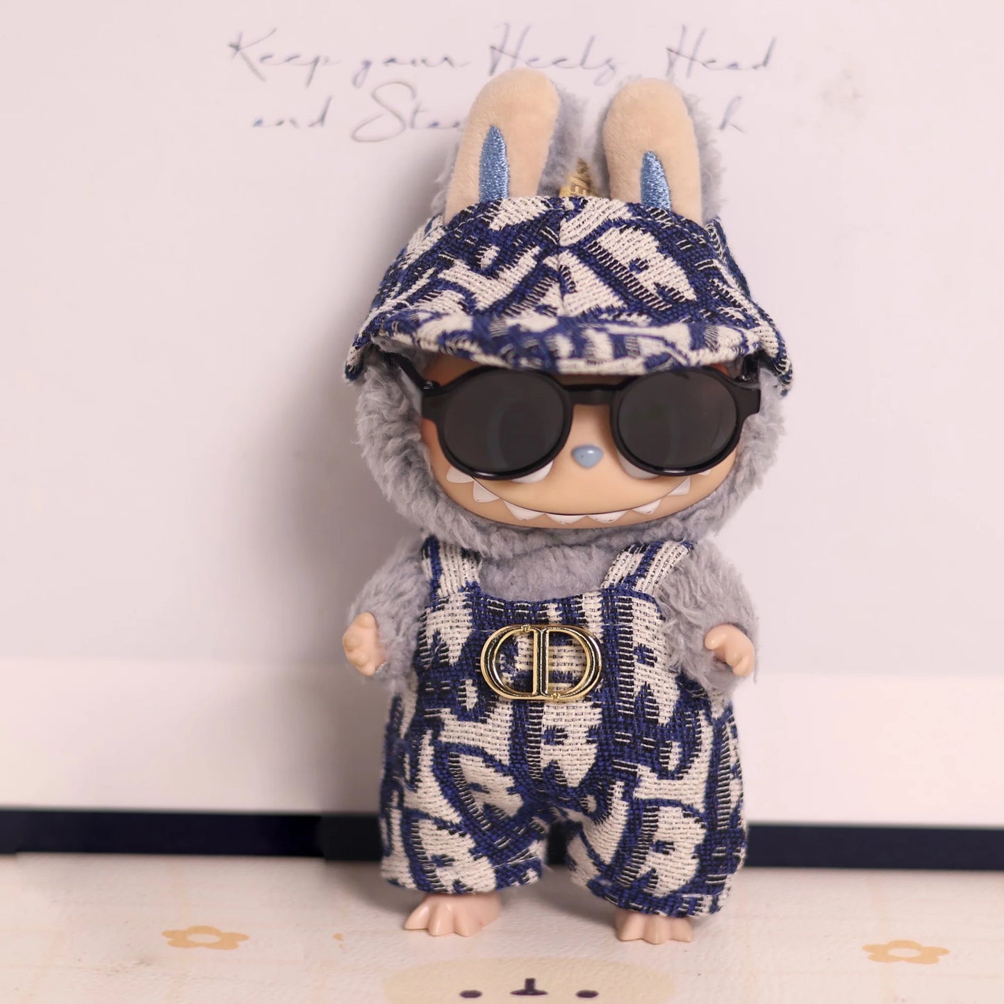 17cm Labubu Doll Clothes Advanced luxury design customization Heartbeat Macaron Labubu Doll Clothes Changing Light clothes