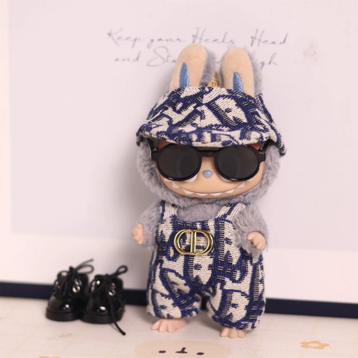 17cm Labubu Doll Clothes Advanced luxury design customization Heartbeat Macaron Labubu Doll Clothes Changing Light clothes