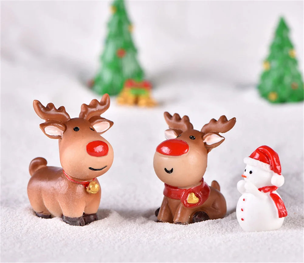 Christmas Mini Resin Figurines Miniatures Santa Claus Snowman Elk Ornament Micro Landscape Merry Xmas Ornament Decoration 2024