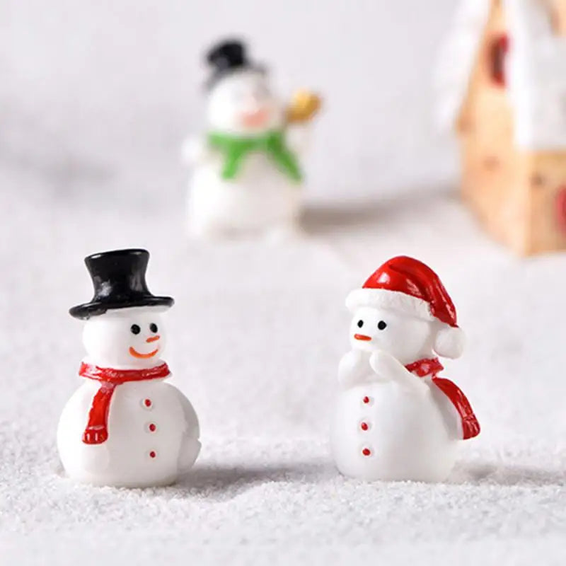 Christmas Mini Resin Figurines Miniatures Santa Claus Snowman Elk Ornament Micro Landscape Merry Xmas Ornament Decoration 2024