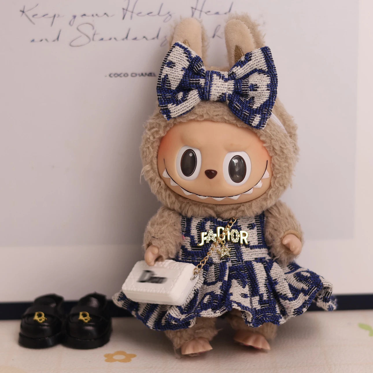 17cm Labubu Doll Clothes Advanced luxury design customization Heartbeat Macaron Labubu Doll Clothes Changing Light clothes