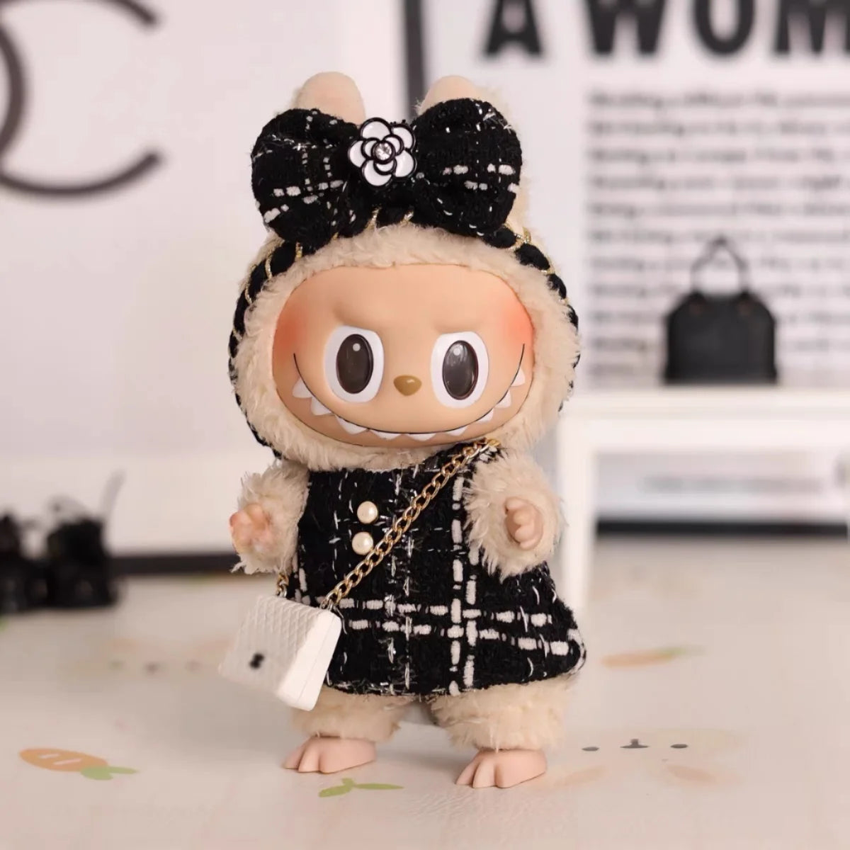 17cm Labubu Doll Clothes Advanced luxury design customization Heartbeat Macaron Labubu Doll Clothes Changing Light clothes