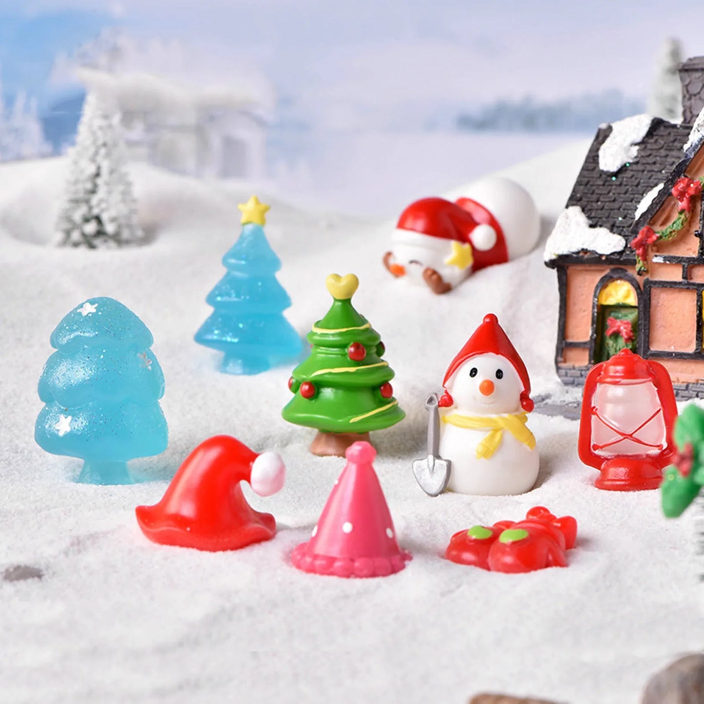 1pc Mini Resin Christmas Santa Claus Snowman Ornament Micro Landscape Christmas Decorations Ornament Home Desktop Park Decor