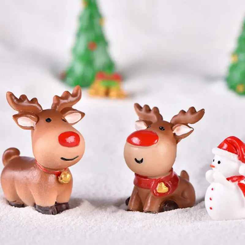 Christmas Mini Resin Figurines Miniatures Santa Claus Snowman Elk Ornament Micro Landscape Merry Xmas Ornament Decoration 2024