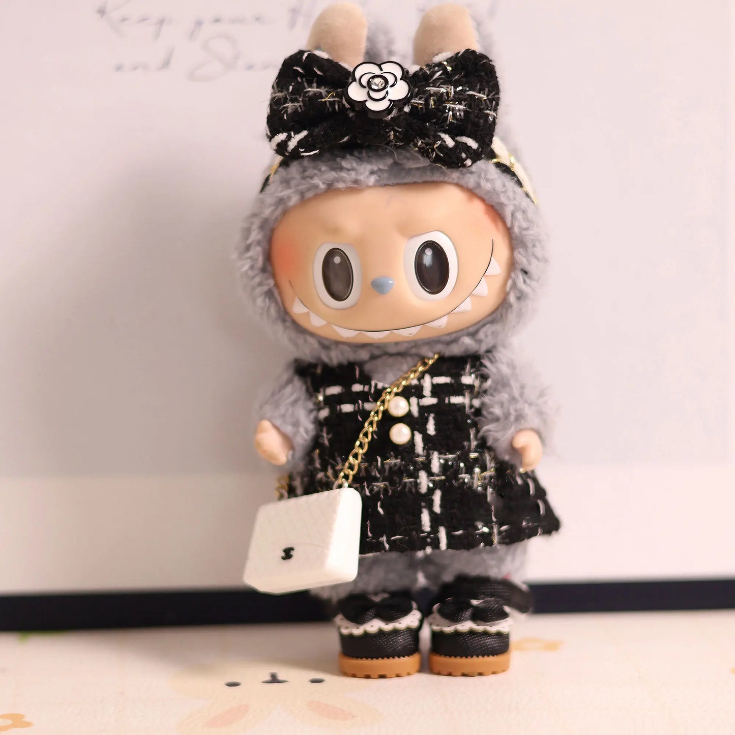 17cm Labubu Doll Clothes Advanced luxury design customization Heartbeat Macaron Labubu Doll Clothes Changing Light clothes