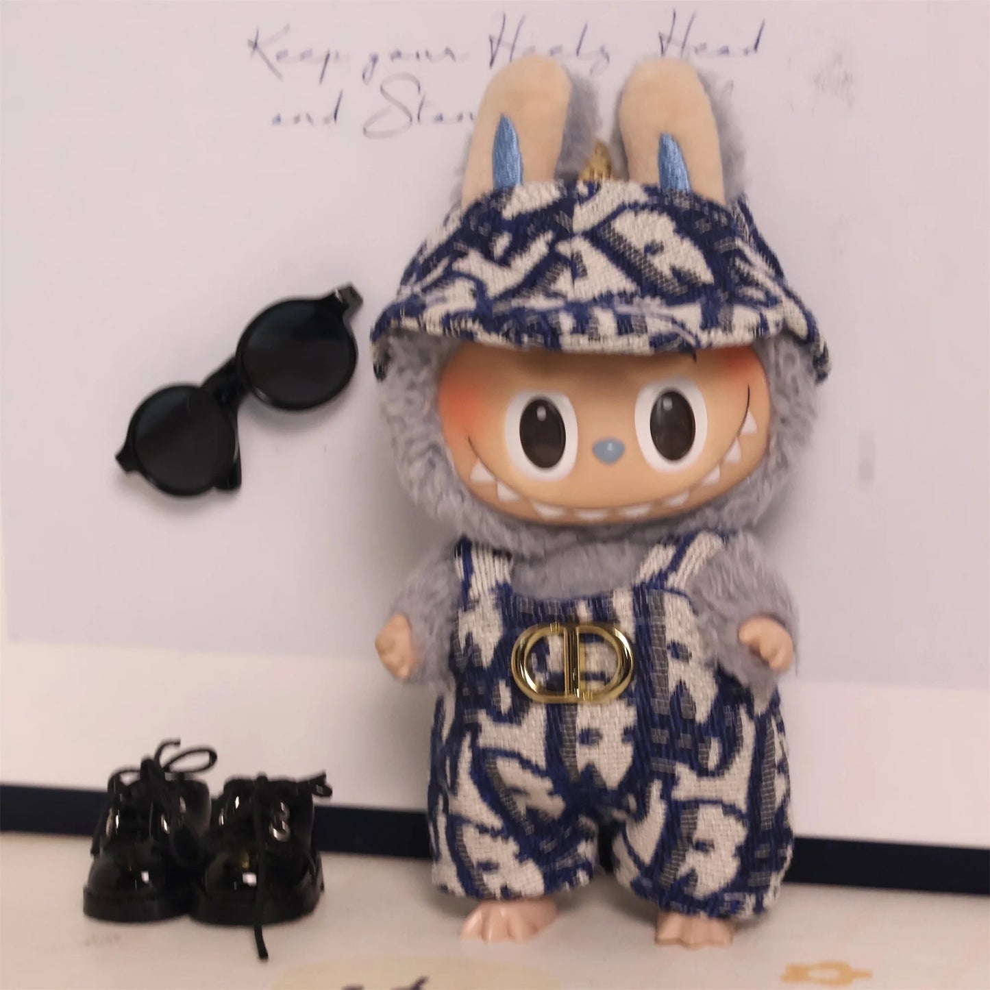 17cm Labubu Doll Clothes Advanced luxury design customization Heartbeat Macaron Labubu Doll Clothes Changing Light clothes